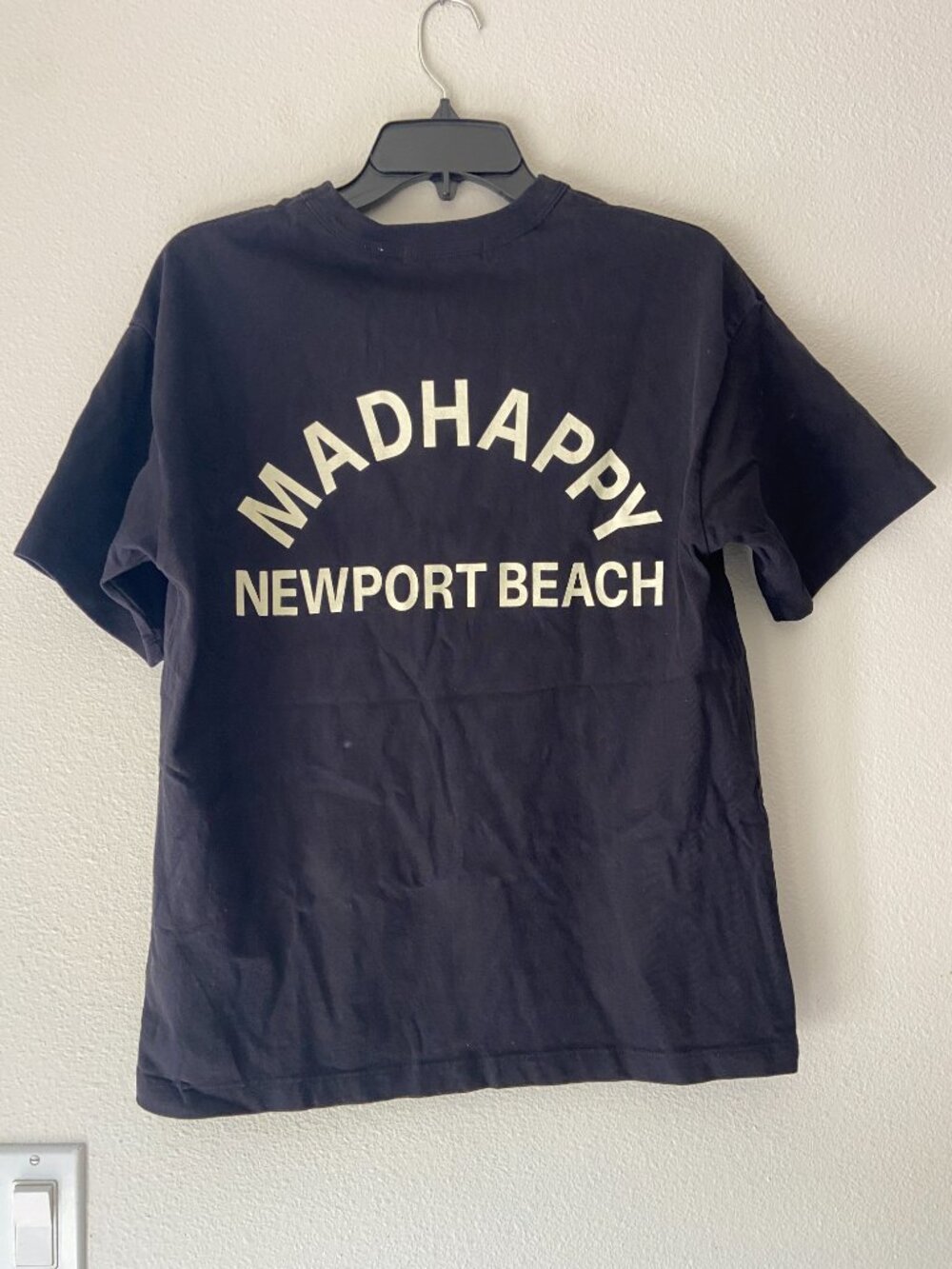 MADHAPPY BLACK NEWPORT BEACH HEAVY WEIGHT T SHIRT SZ XS - Picture 2 of 2